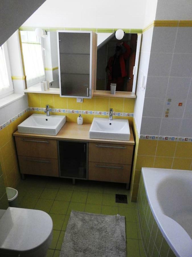 Natasha'S Garden House Apartman Dol pri Ljubljani Kültér fotó